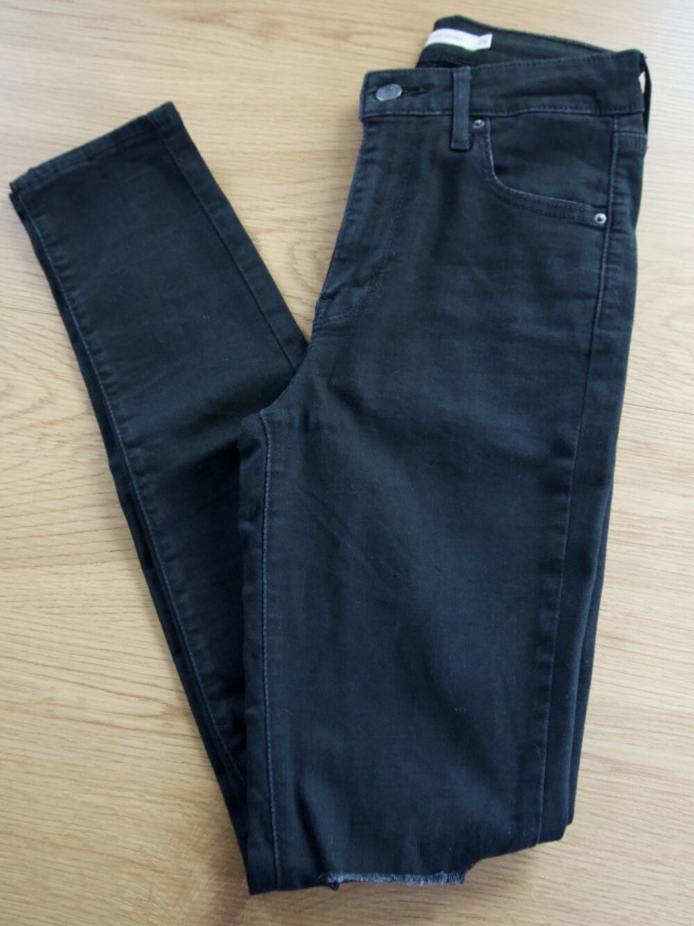 Levi's Jeans - Picture 2 of 3
